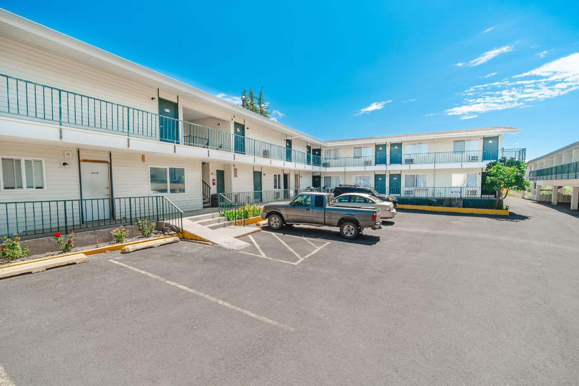 Pullman Garden Inn Exterior photo